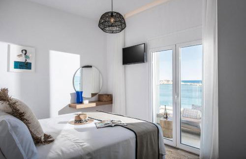 Khroma Luxury Suite 1 Beach front apartment - Photo 18