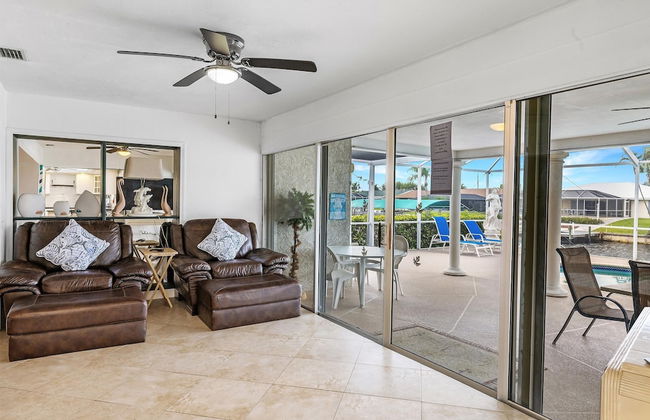 Luxury Waterfront Home With Pool 3 Bedroom Home by RedAwning - Foto 26