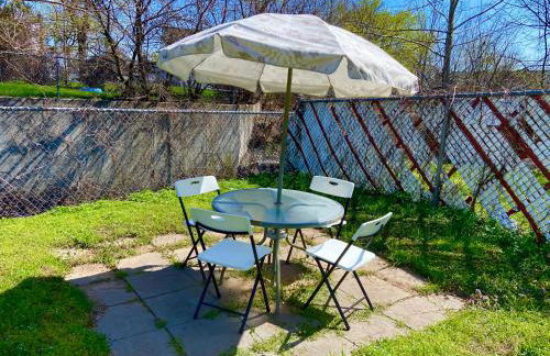 Bright, Stylish & Cozy 2Bed Unit w/Backyard & Grill Close to NYC! - Foto 32