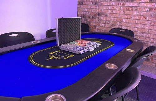 Glamorous 4BR 2,5BA Holiday Home with Pool, Game Room & Fire Pit - Foto 37