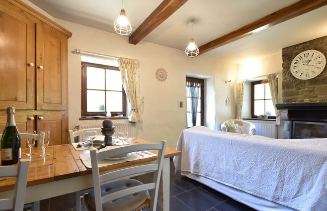 Cottage With Bubble Bath - Photo 8