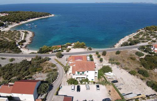 Drazena Buntin Apartments - Photo 8