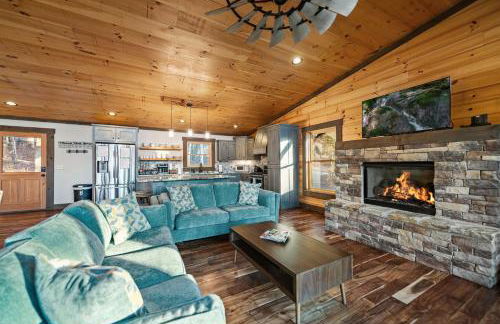 Chardonnay Chalet - Luxe Modern Chalet - Hot Tub, Wi-Fi, Fire Pit, Game Room, Amazing Deck - 15 min to Blue Ridge - Foto 21