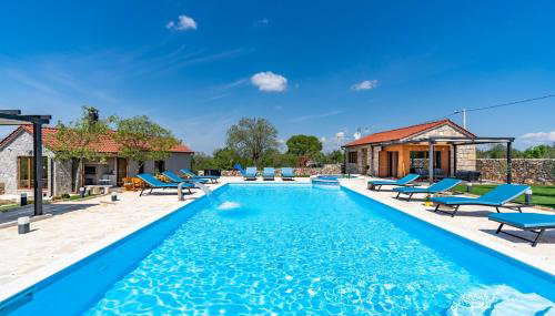 Promina luxury villa with 72sqm Heated Pool, Jacuzzi, Infrared Sauna, Tennis court, Media room - Foto 3