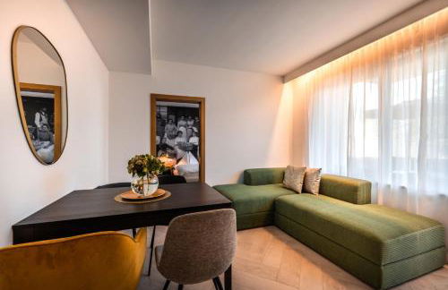 goldfinger + suites - Photo 54