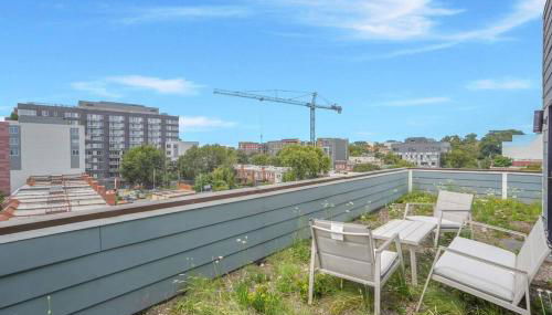 Enjoy City Skyline Views from private RoofDeck! - Foto 3