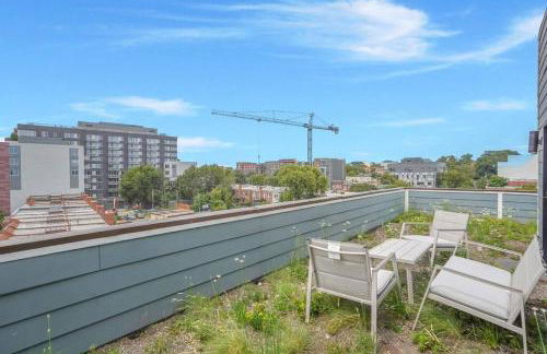 Enjoy City Skyline Views from private RoofDeck! - Foto 3