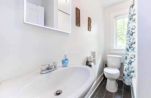 6 Bedroom Duplex Sleeps 14 Close to Lucas Downtown - Photo 22