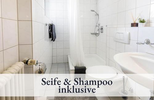 Ferienhaus Petra - Großzügige Ferienwohnungen in bester Bodenseelage l 1 Minute zum Bodensee l 7 Ferienwohnungen l Vollausgestattete Küchen l Gratis-WLAN l Gratis Parkplätze l Mitten auf der Mettnau - Photo 55