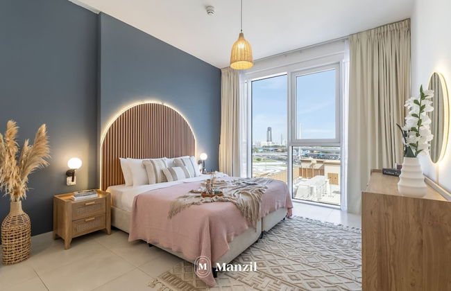 1BR Dubai Frame View Next to World Trade Center - Photo 1