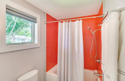 Coastal-Modern Home Less Than 3 Mi to Charlestown Beach! - Foto 20