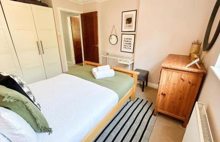 Lovely 4-Bedroom Kilburn Flat with Garden and Parking near Hampstead Heath, Abbey Road by Staylio London - Foto 20