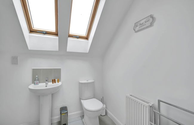 3 Bedroom and 2 Bath House with Balcony - Foto 28