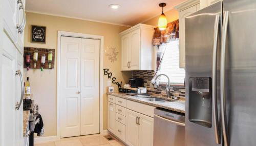 2 Bdrm Home with 3 beds mins from Casino - Foto 1