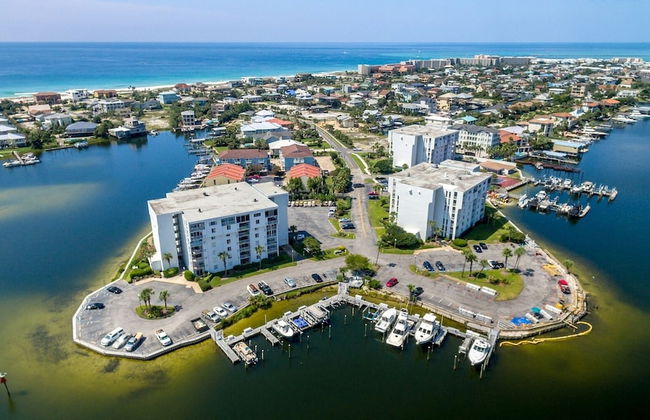 Dolphin Point 303A is a Cute 2 BR overlooking the Harbor by RedAwning - Foto 47