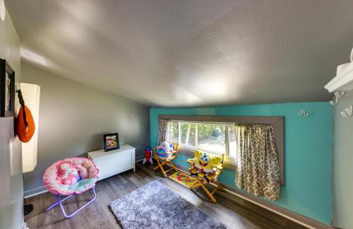 Waterfront Fox Lake Vacation Rental with Fire Pit! - Foto 17