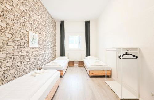 Tolstov Apartments - 3 Room Apartment - Kitchen - Dining Room - Terrace - 25 min to Messe DUS - Foto 13