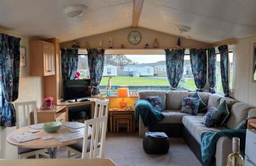 Tranquill caravan with stunning views ideal for relaxation - Foto 7