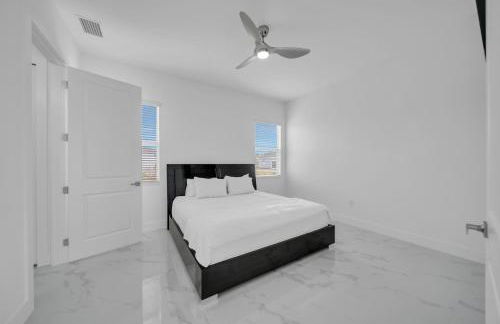 Cozy 3BR Duplex Unit with WiFi and Laundry in Lehigh Acres - Foto 4