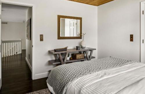 Hot Tub - Scenic Views - Spacious Deck - Game Room - Foto 42