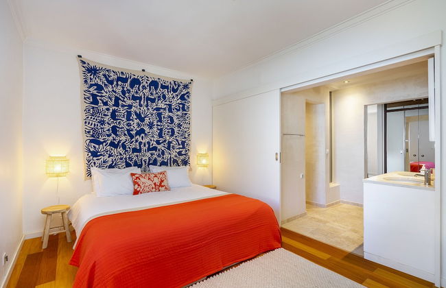 Stylish Sunny Penthouse Near Cascais Center & Greenspace - Photo 3