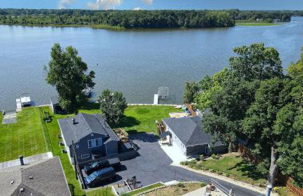 3Bed 2Bath Luxury Lake House on Myers Bay Private Pier Beach Firepit and Deck - Foto 64