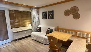 Gemütliche Wohnung mit Bergblick und Terrasse - Photo 2