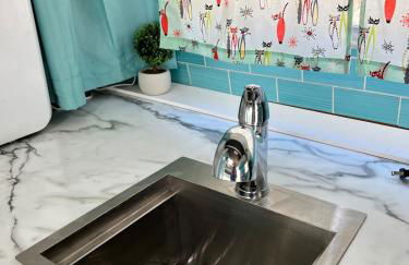 Quaint Airstream with Picnic Space Great for Two in Indiana - Foto 12