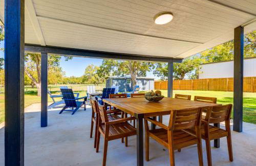 BBQ Ready and Fire Pit Chic Johnson City Home - Foto 1