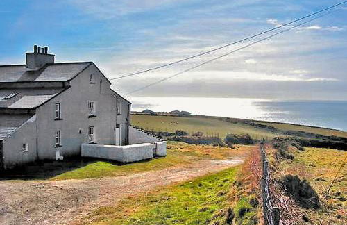 Penrhyn Mawr - Hw7642 - Photo 1