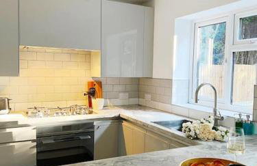 4 Bedroom House Coventry Sleep 7 with 3 Parking Spaces - Foto 21