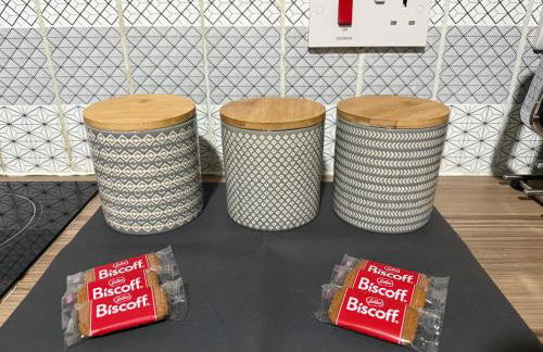 Stylish 2-Bed, Free Parking, Netflix, Coffee Machine, 5 mins from City Centre - Foto 10