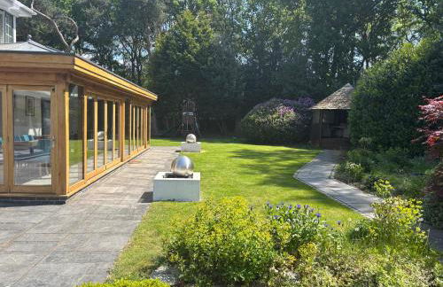 Mereside House Private Pool Retreat - Photo 40