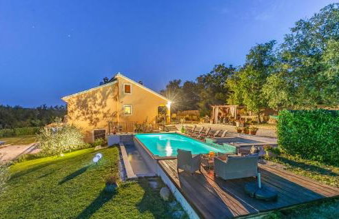 Lovely Home In Tinjan - Photo 12