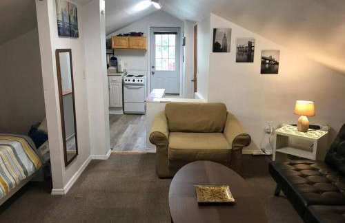 Cozy Alcove Studio Apt w Outdoor deck w NYC Views - Foto 4