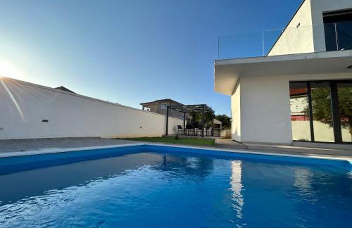 KRK, VILLA SOTTOVENTO WITH POOL, 8p - Foto 11