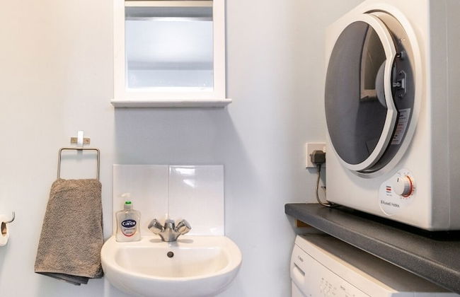 2 b&b 40 Percent off Weekly Half Price Monthly - Photo 11