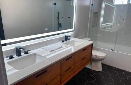 Coastal Cottage · RV Hookups · Walk to Seacliff - Foto 6