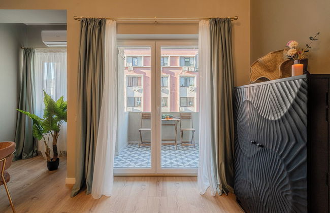 Designer 2-Bedroom Flat with Balcony & Full Amenities Steps from Piata Universitatii - Foto 35