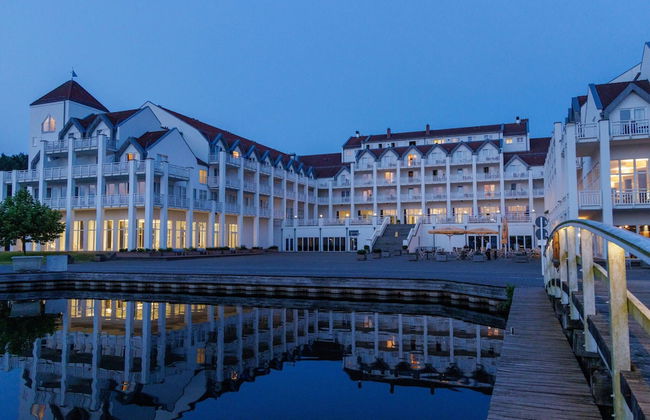 Cozy Holiday Home with Wood Burning Stove near Water - Foto 13