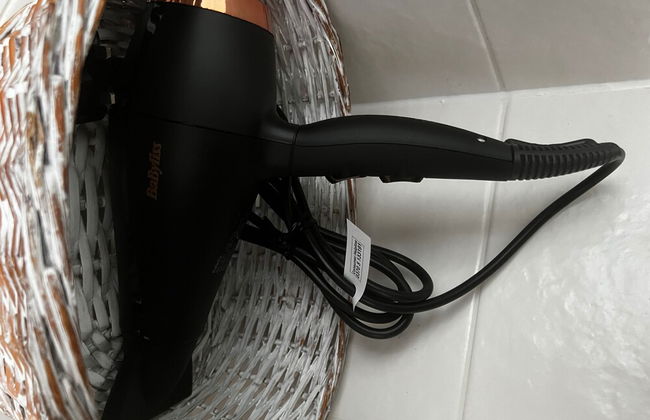 Luxurious 4 BH Home Near Willen Lake Ideal for Families & Business Stays! - Photo 9