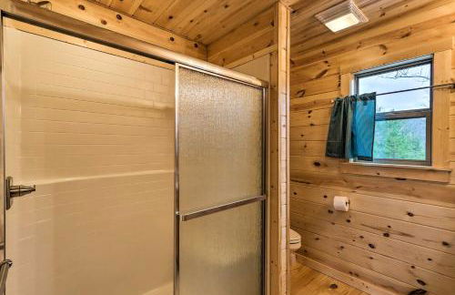 Cozy Mtn Cabin Spacious Deck and Forest Views! - Foto 15