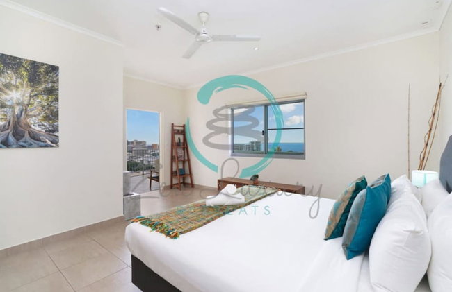 Pinnacle Penthouse Escape Panoramic Views Pool - Photo 16