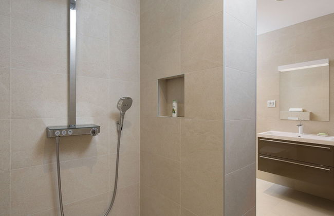 Beach Villa in Korcula with Pool, Sauna & Hot Tub - Photo 12