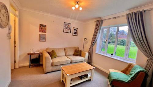 Stylish 1 Bedroom Apartment with Free Parking and Links to London & Essex - Foto 4