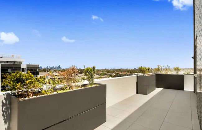 New Spacious 2 Bedroom With Gorgeous City Views - Foto 14