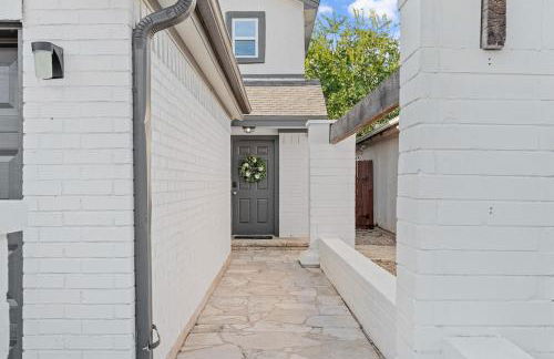 Sleeps 8 Modern 3BR Leander Coffee Bar & Yard - Foto 47