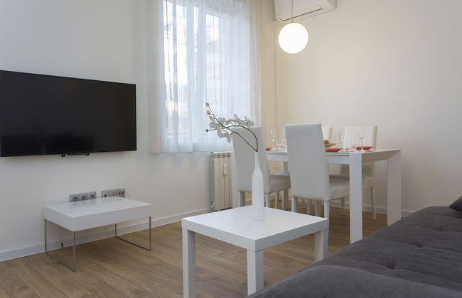 Modern Apartment in the City Center - Photo 10