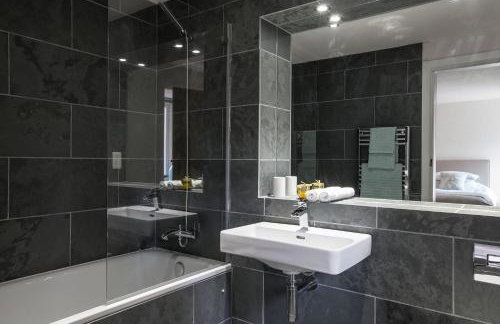 Stay Lambing Live - Photo 2