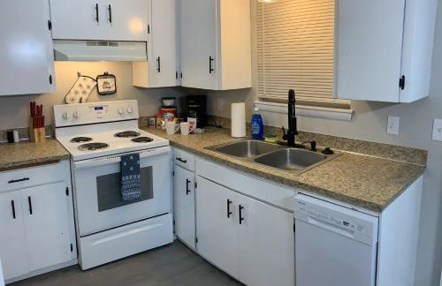 Hidden Gem! Spacious, Private, and Convenient Units Off River Road in Puyallup - Foto 64